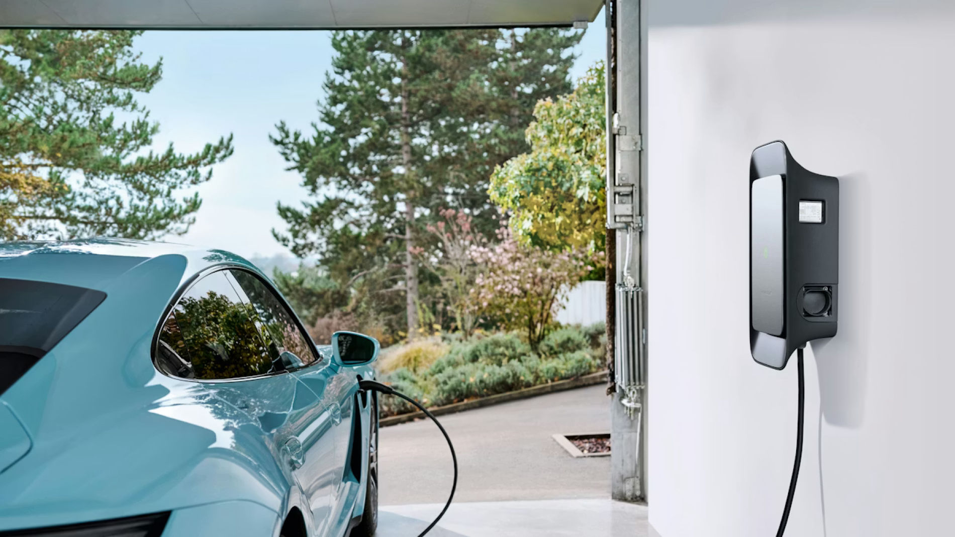 Дякуємо за ваш інтерес до послуг з інсталяції Porsche