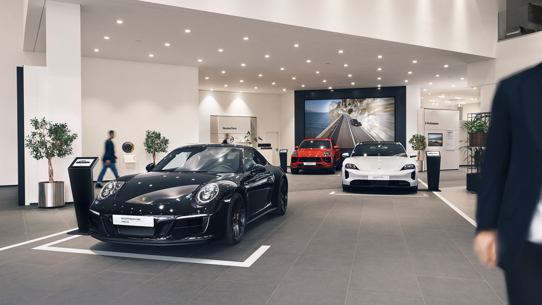 Знайдіть свій ідеальний Porsche від Porsche Approved вже зараз.
