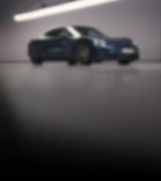 Знайомство з повністю електричним Porsche:  Запитайте в Porsche про Taycan.