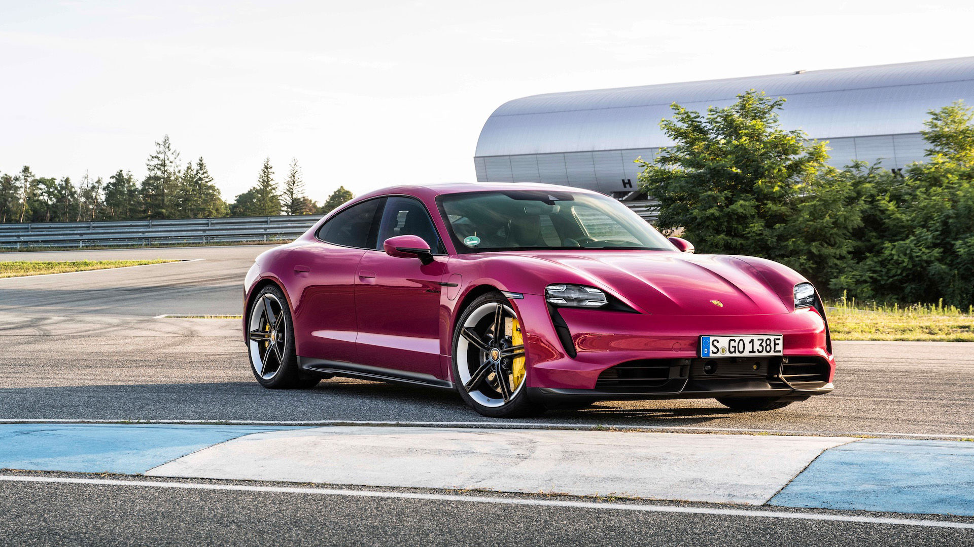 Новий Taycan: більше запасу ходу, більше технологій підключення, більше кольорів5