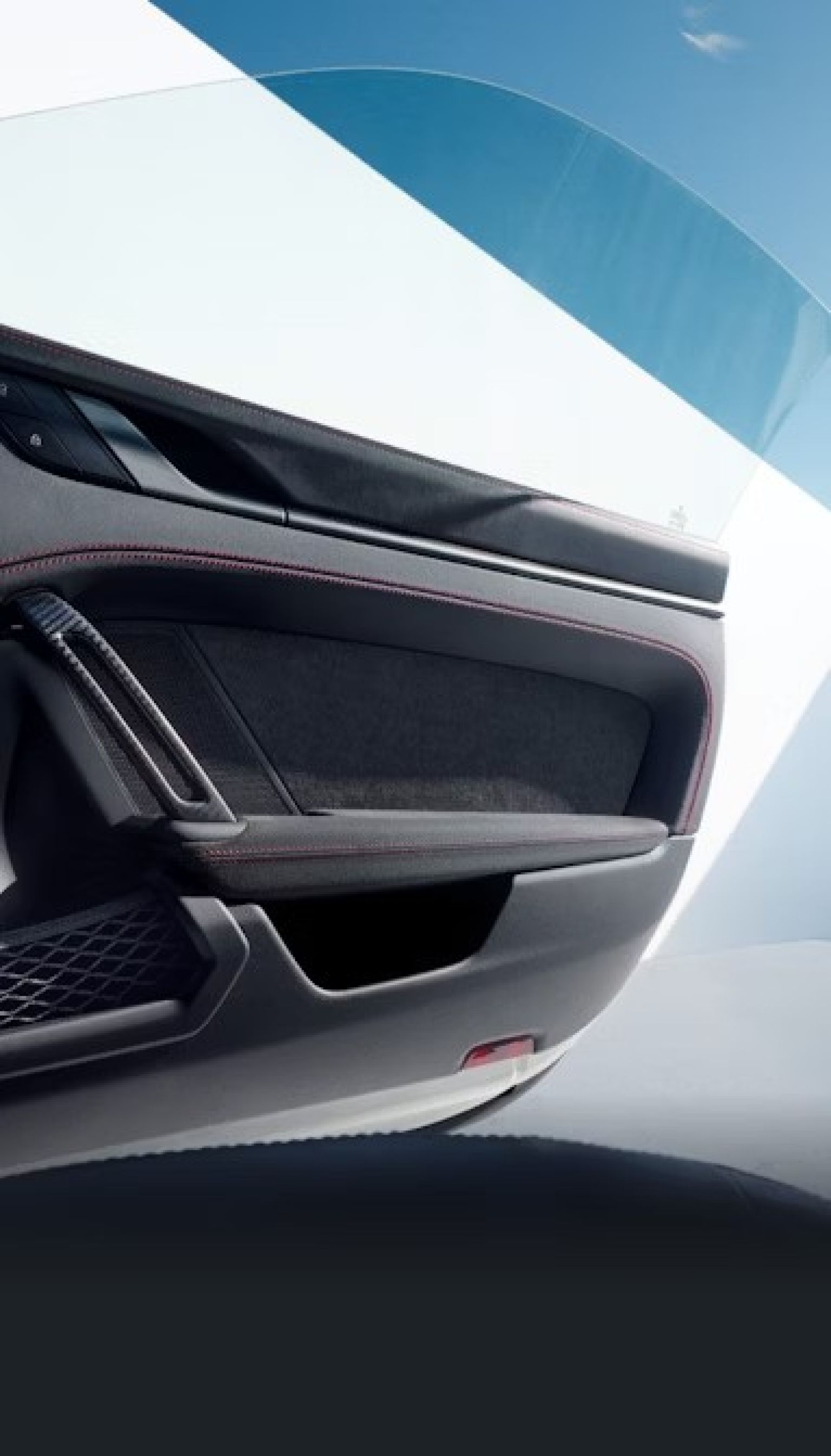 Полегшені дверні панелі.