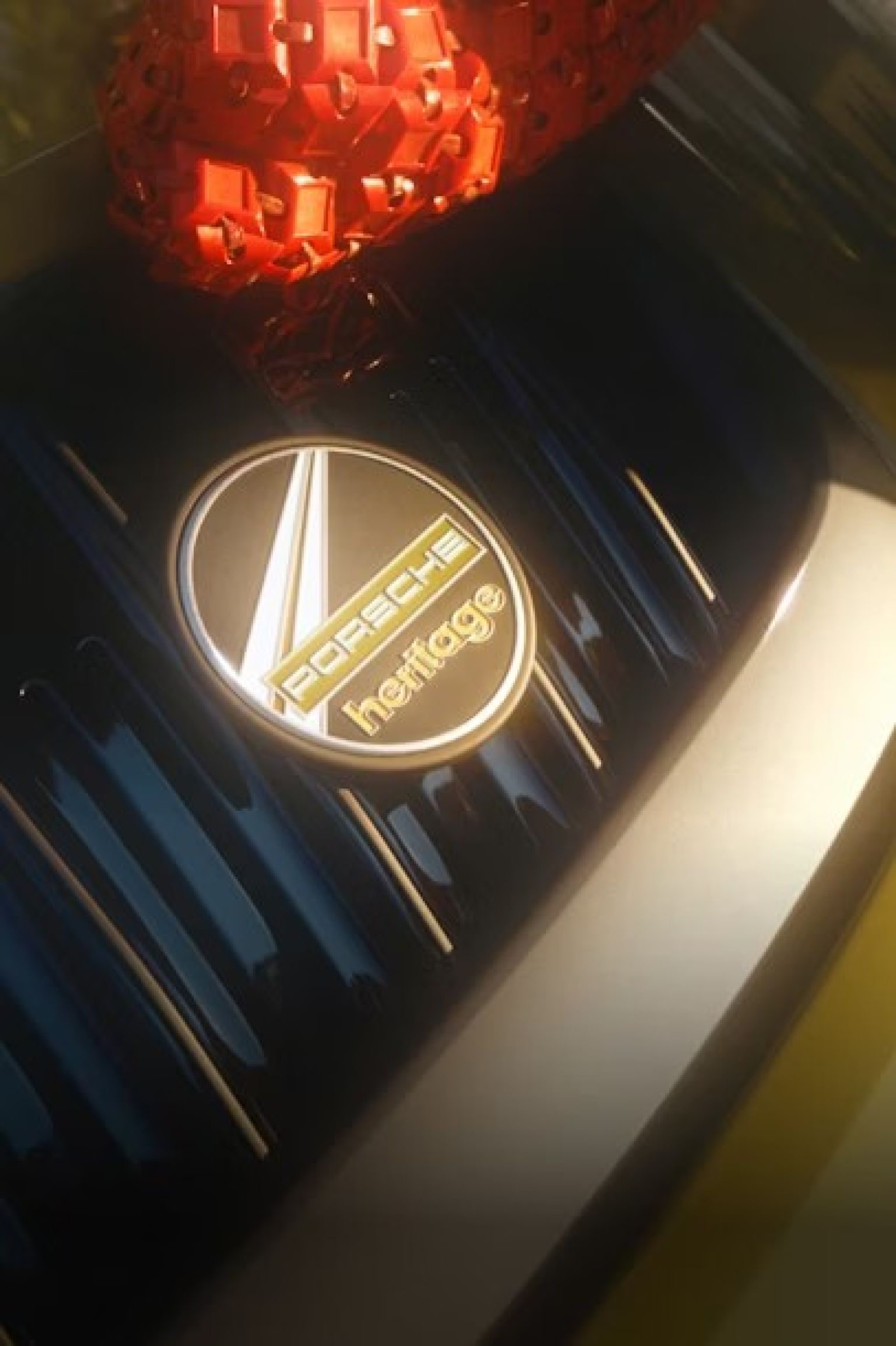 Емблема Heritage Design.