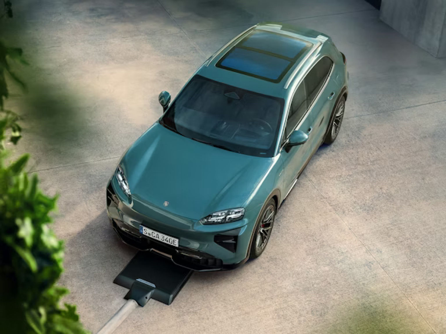 Система бездротового заряджання Porsche (Porsche Wireless Charging System).¹