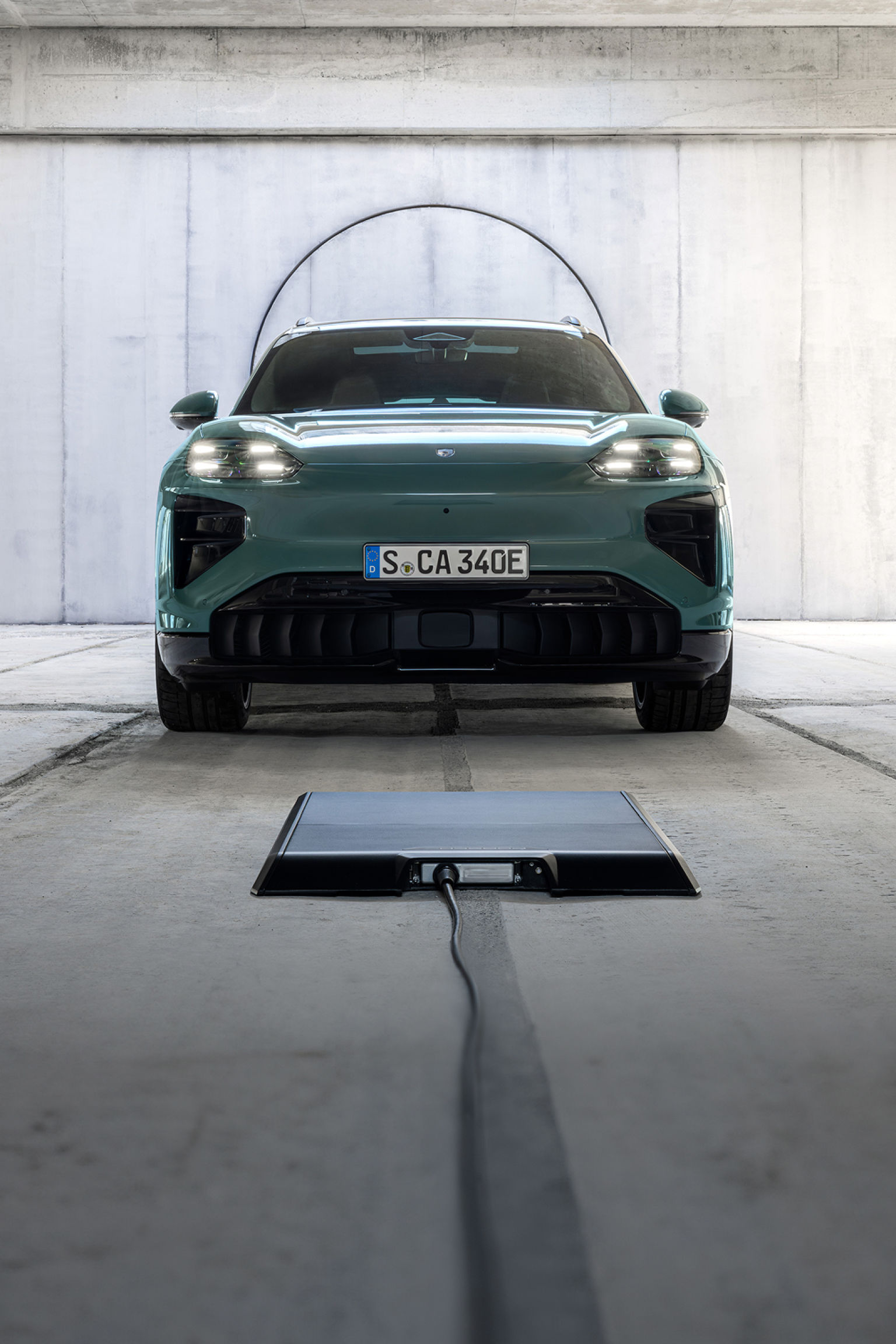 Бездротова система заряджання Porsche.¹