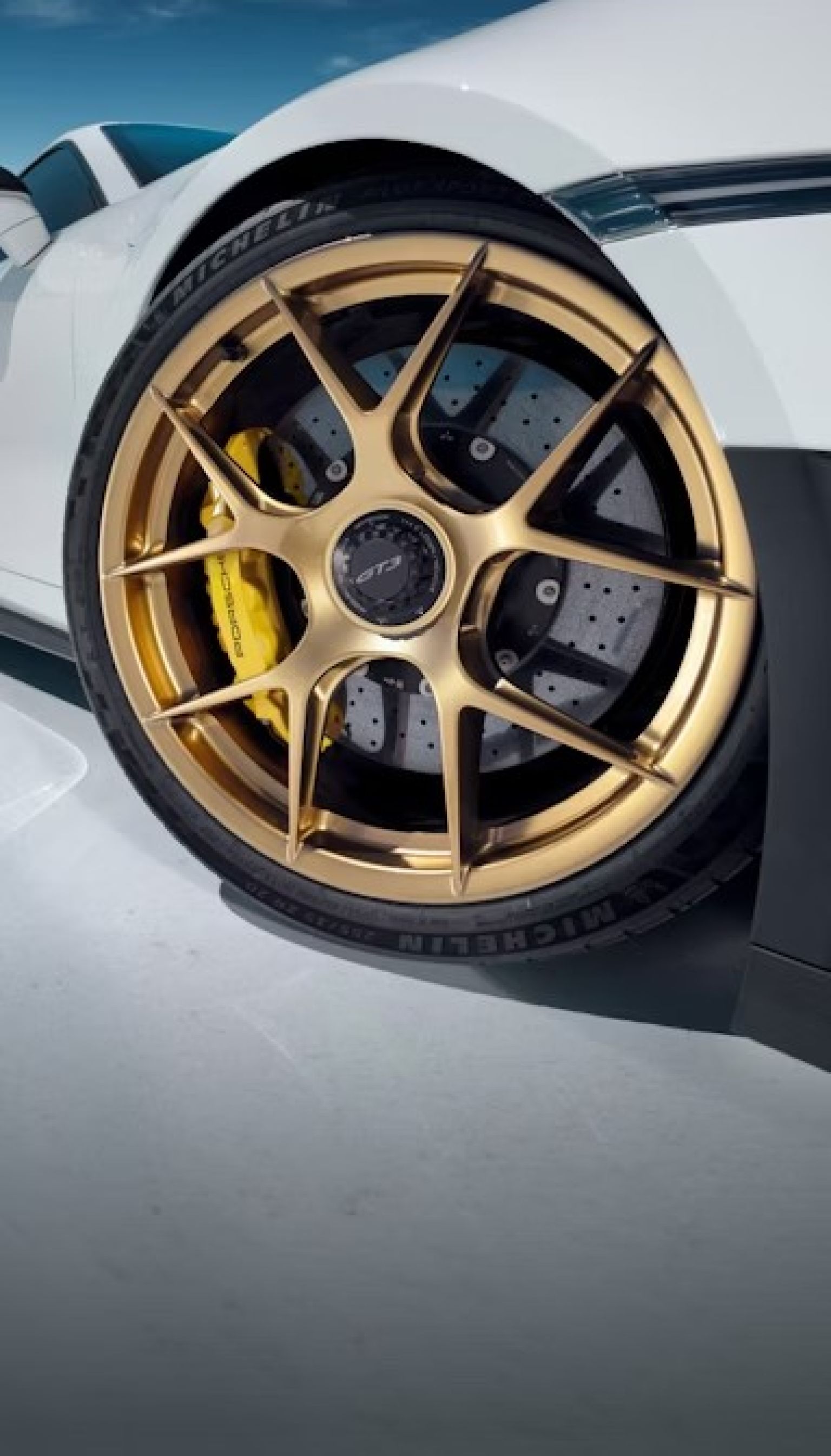 Полегшені магнієві ковані колеса.