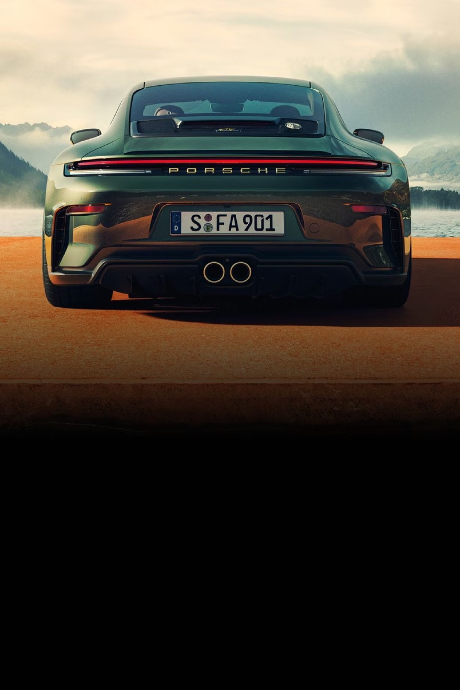 Напис золотистого кольору.