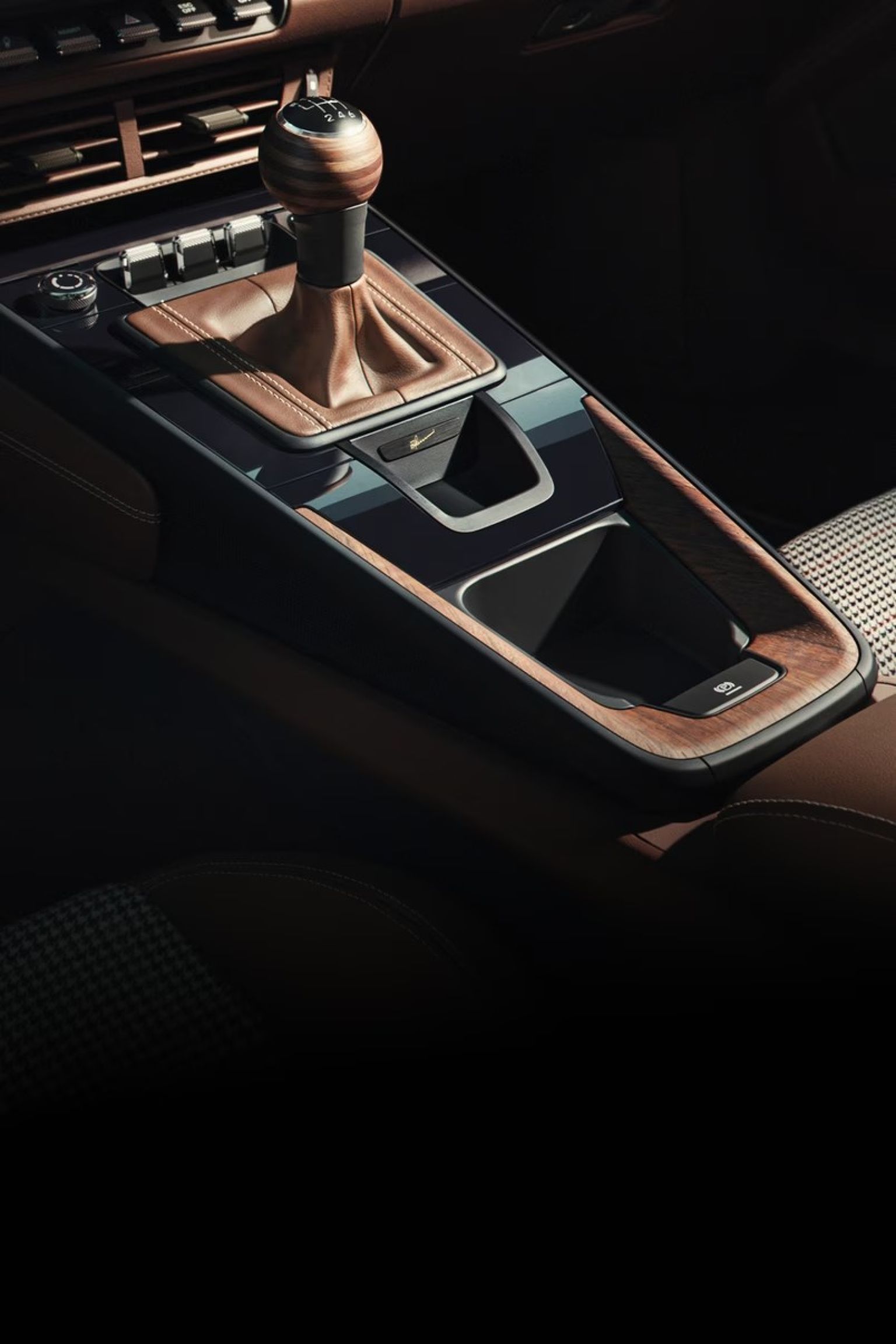 Центральна консоль.