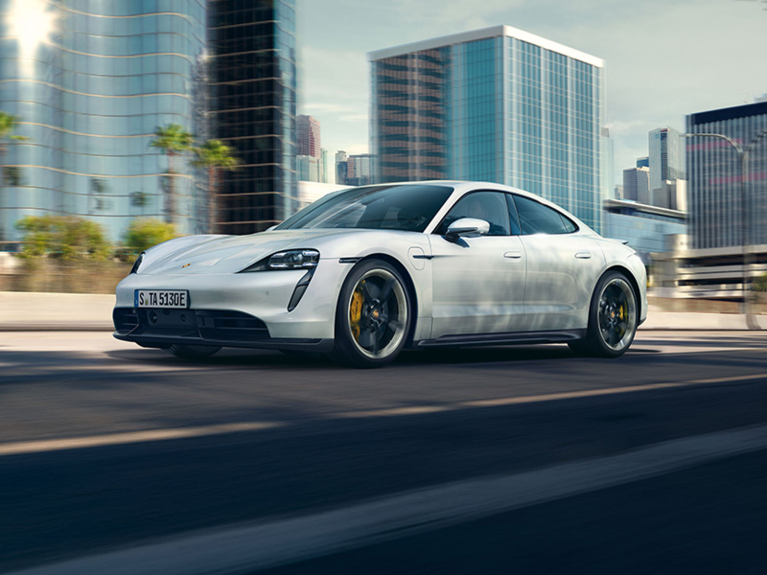 Знайомство з Porsche E-Performance.