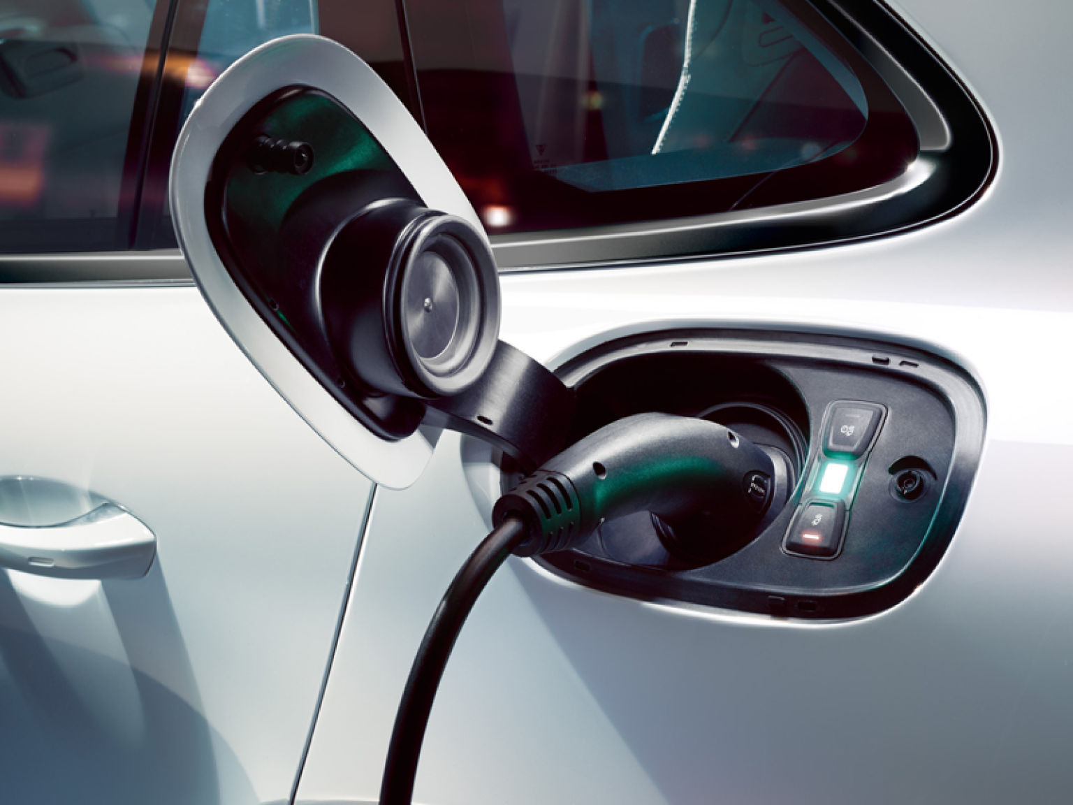 Заряджання плагін-гібридів Porsche.