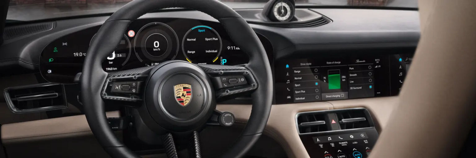 Porsche Advanced Cockpit.